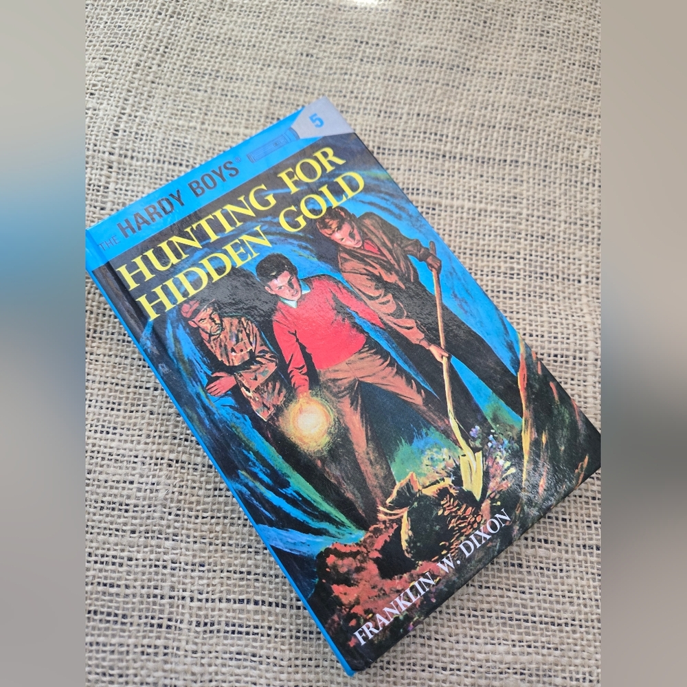 Hardy Boys #5 Hunting for Hidden Gold Hardcover – Franklin W. Dixon Vintage 1991
